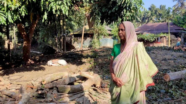 In Narail, elderly Shubha Rani Biswas files complaint at police station over land grabbing and house vandalism
