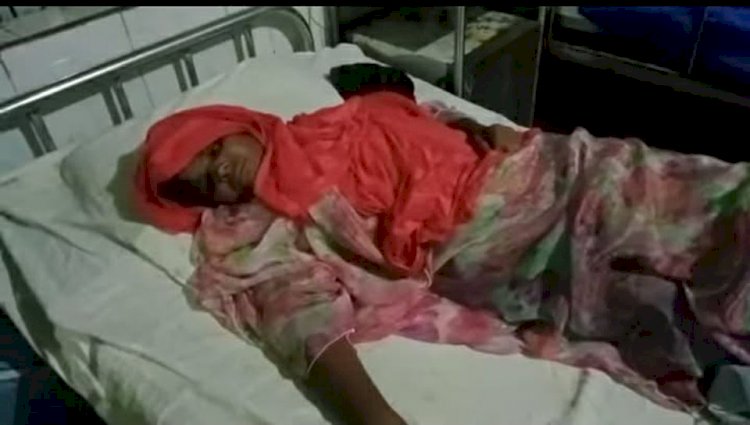A housewife was assaulted in Baishari, Naikhongchhari.