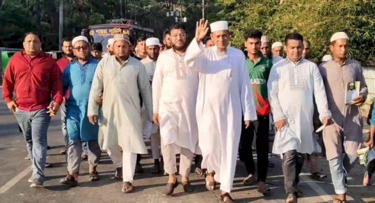 Jamaat candidate Nur Ahmed Anwari's public outreach and leaflet distribution in Teknaf.